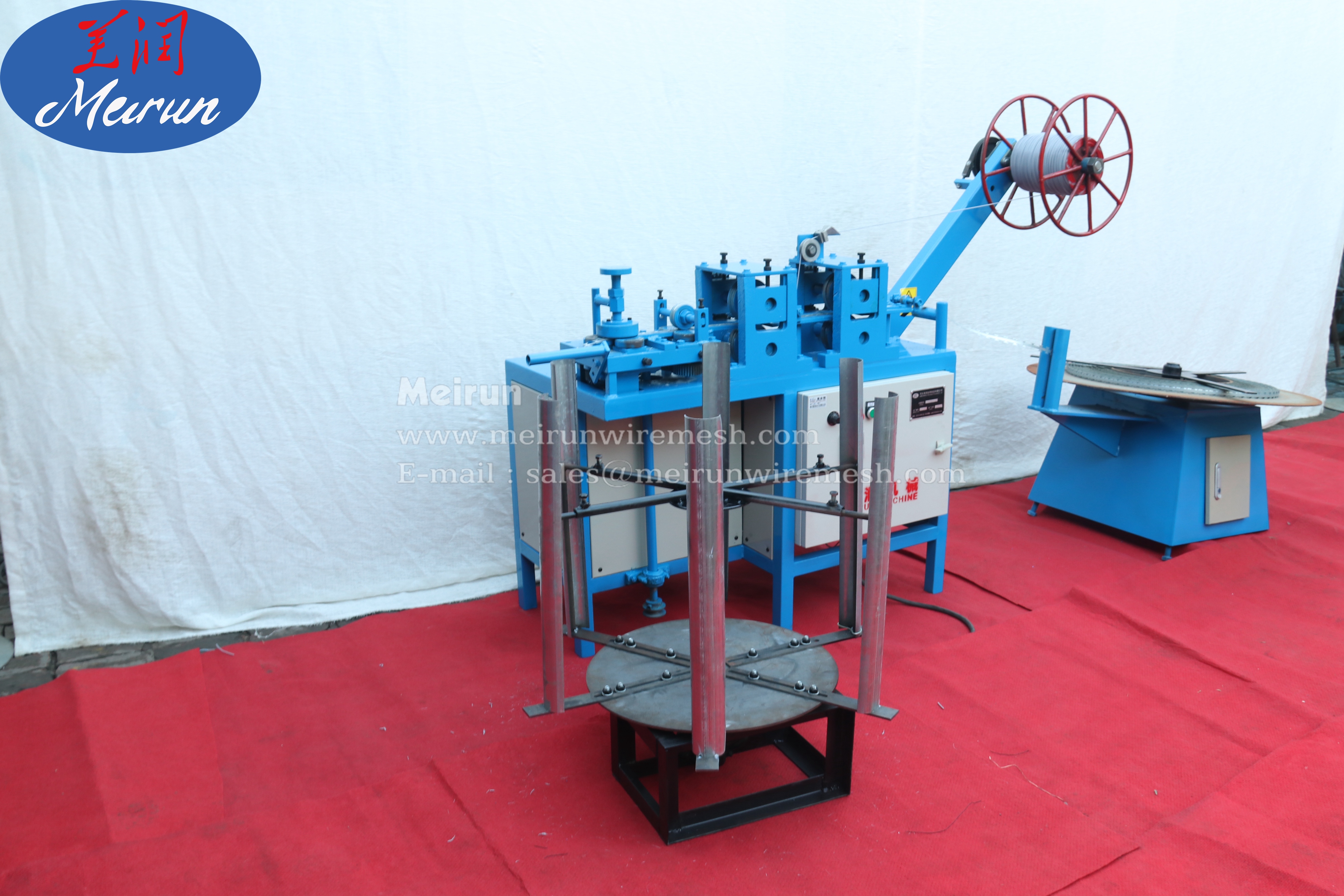 High Speed Smooth Automatic Barbed Wire Fence Making Machine