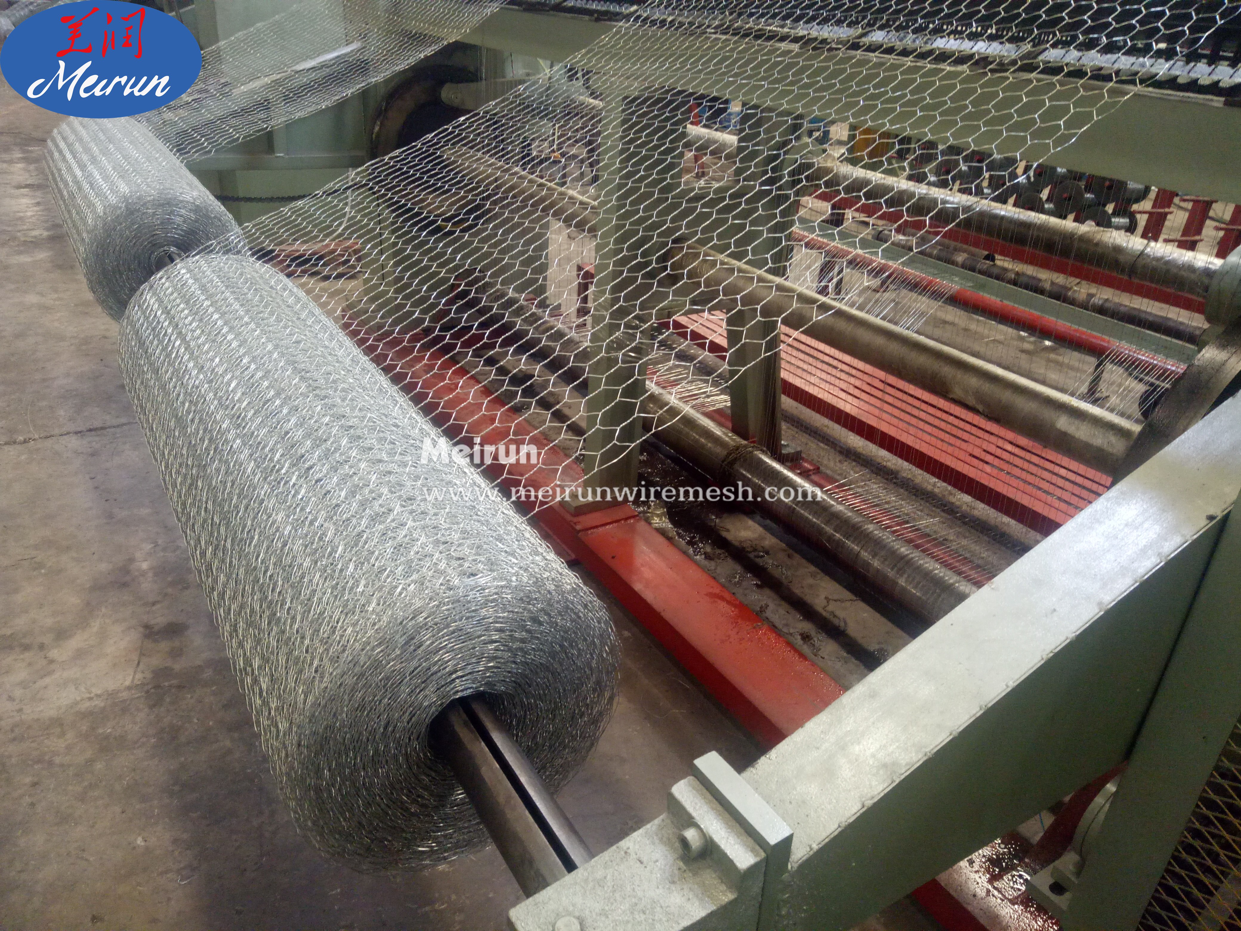 Galvanized Iron Wire Material Hexagonal Wire Mesh Weave Making Machine 
