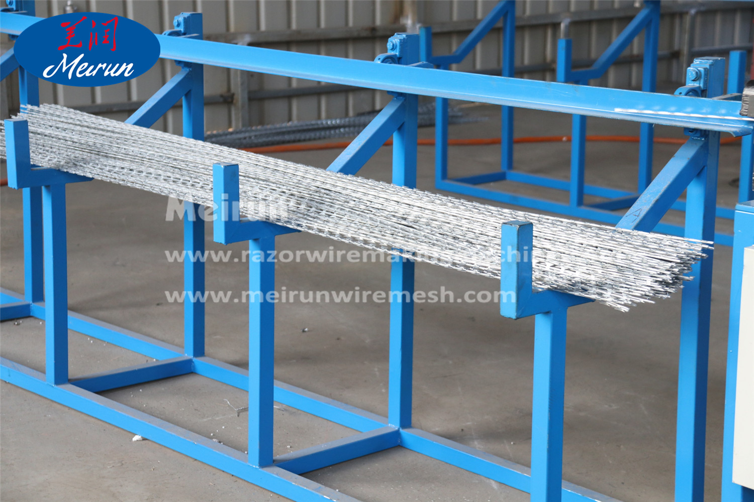 PVC Coated Bto-22 Galvanized Razor Barbed Wire Welded Machine 