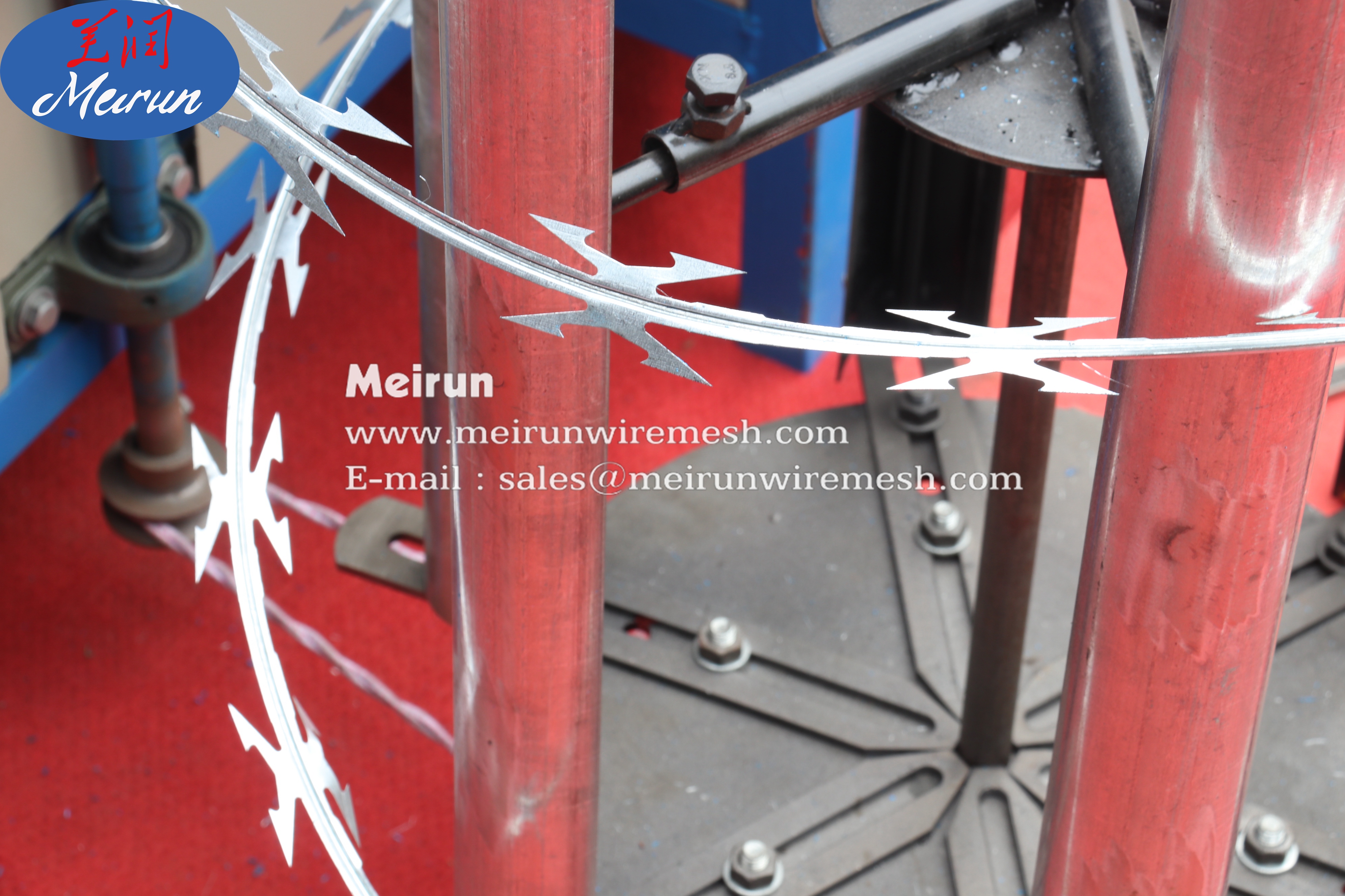 Razor Barbed Wire Making Machine Used for Fence 
