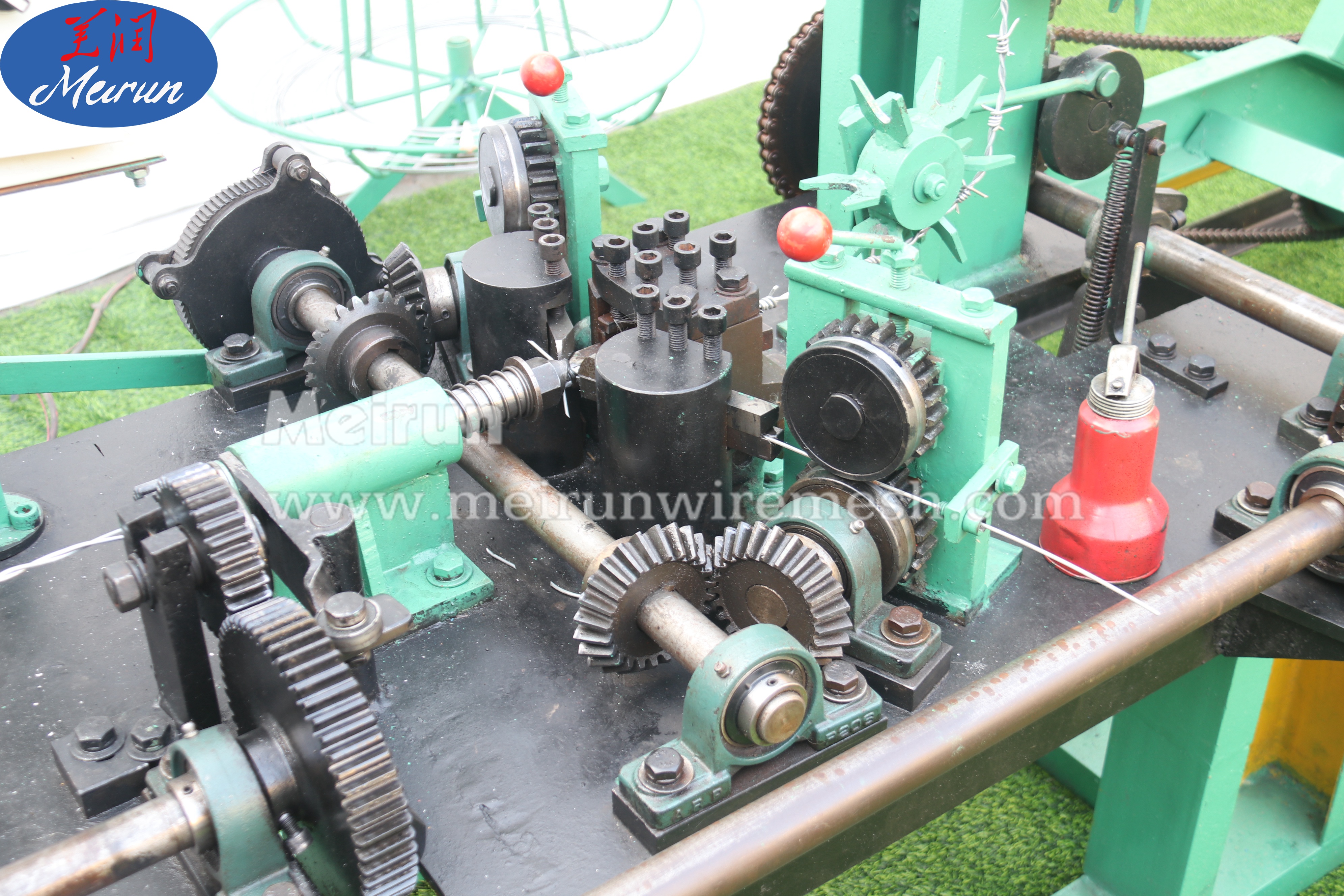 High Quality Reliable Reputation Automatic Concertina Barbed Wire Making Machine for making protective fence