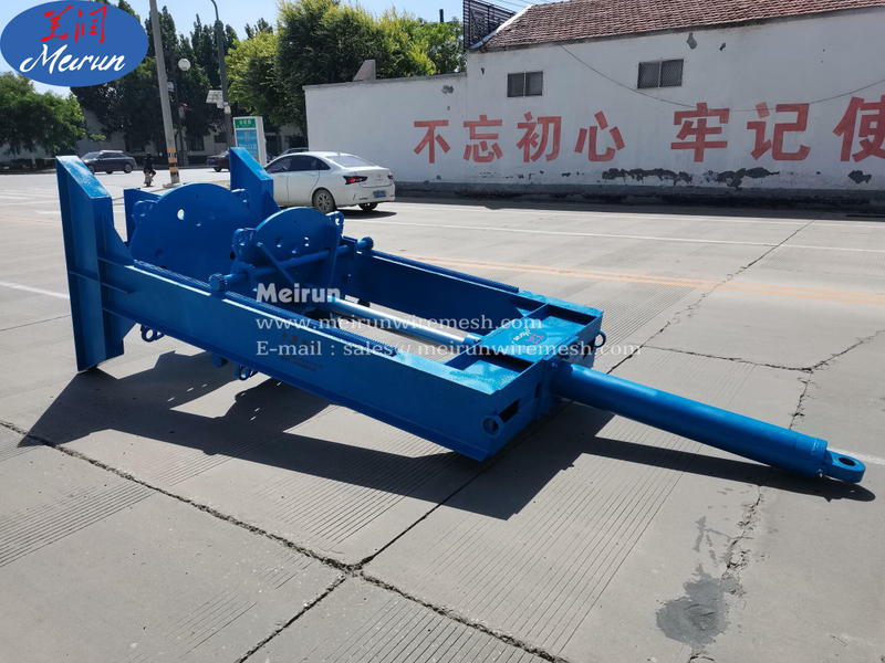 Razor Barbed Wire Fence Coiling And Roller Making Machine 