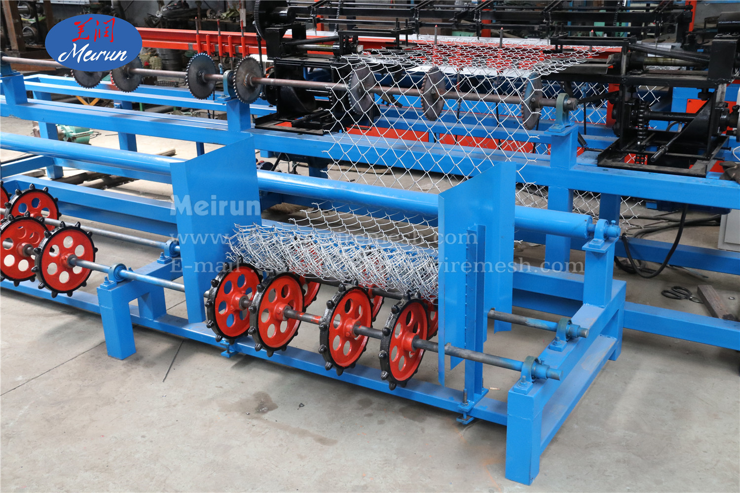 Factory Direct Sale Chain Link Fence Making Machine Supplier